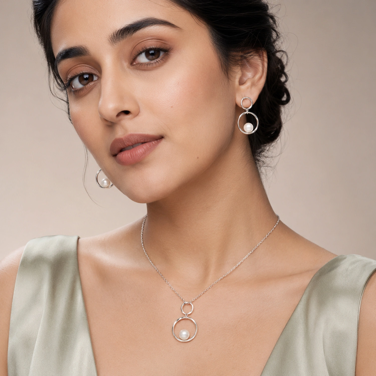 Alencia Modern Pearl Loop Set - Image 2
